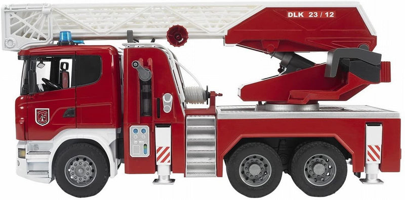 Camion pompier mercedes benz avec echelle, pompe a eau et module
